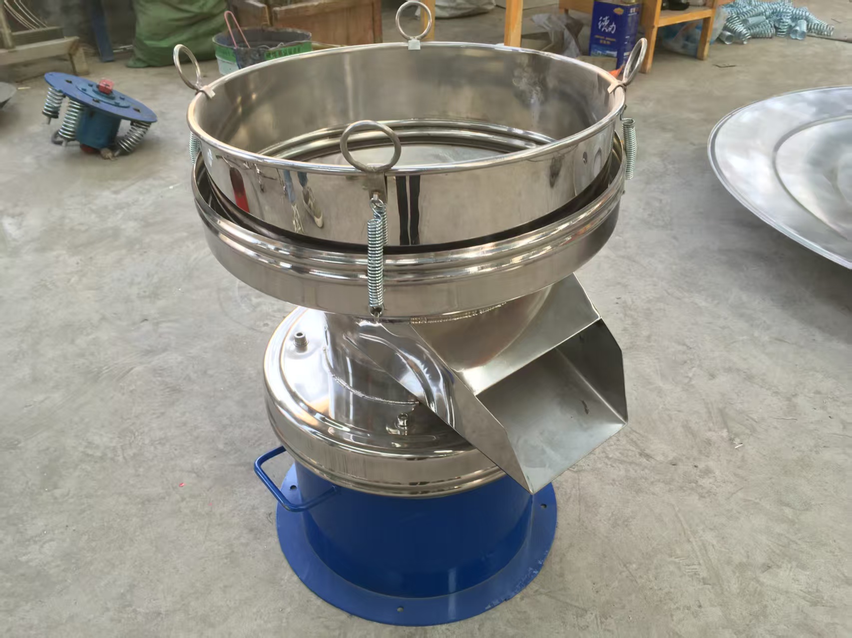 450 Vibrating Screen เครื่องร่อนคัดขนาด 450 มิลลิเมตร สำหรับงานคัดขนาดใช้พื้นที่เล็กแต่ได้การผลิตที่ไม่เล็กตาม - Image 2